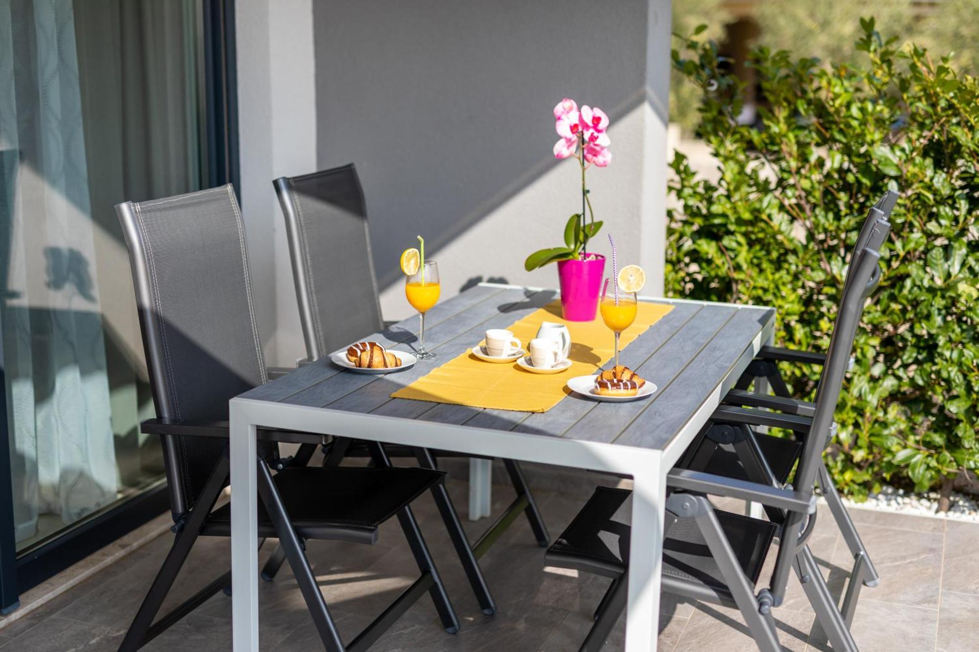 Apartment Elegance คิร์ก ภายนอก รูปภาพ