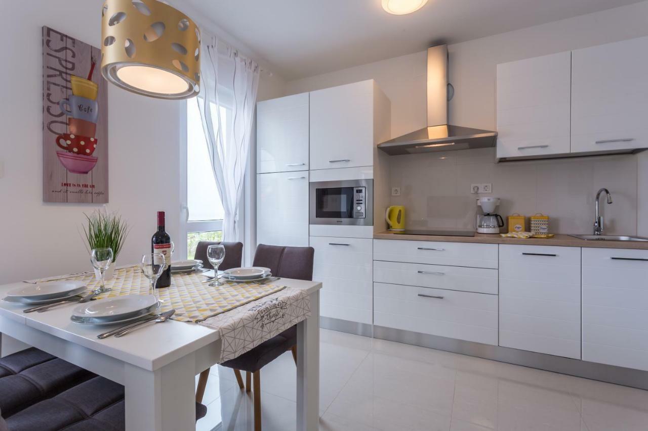 Apartment Elegance คิร์ก ภายนอก รูปภาพ