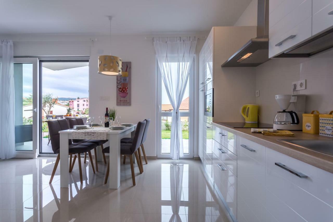 Apartment Elegance คิร์ก ภายนอก รูปภาพ